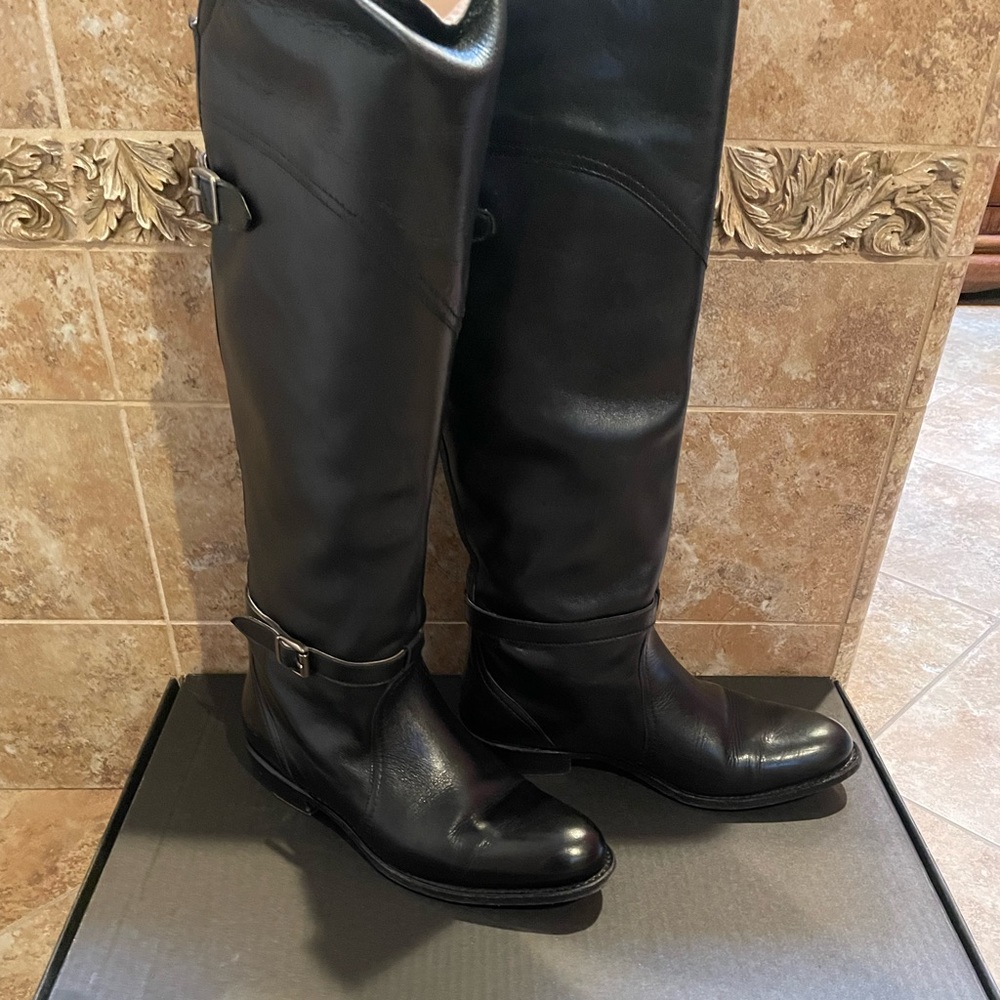 Frye Boots sz 8